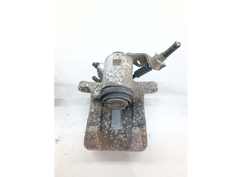 Суппорт задний правый к Volkswagen Golf, 2001г.