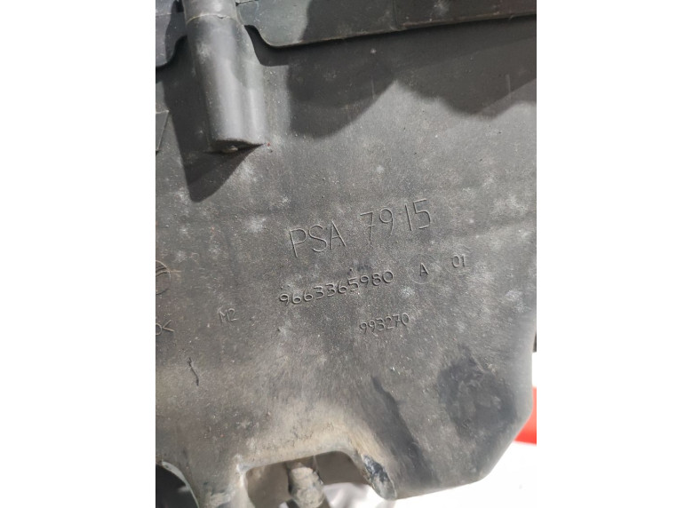 Корпус воздушного фильтра к Citroen Xsara Picasso, 2008г.