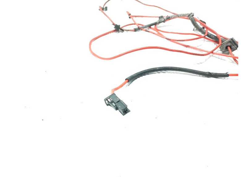 Плюсовой провод аккумулятора к BMW X6, 2008г.