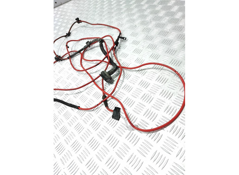 Плюсовой провод аккумулятора к BMW X6, 2008г.