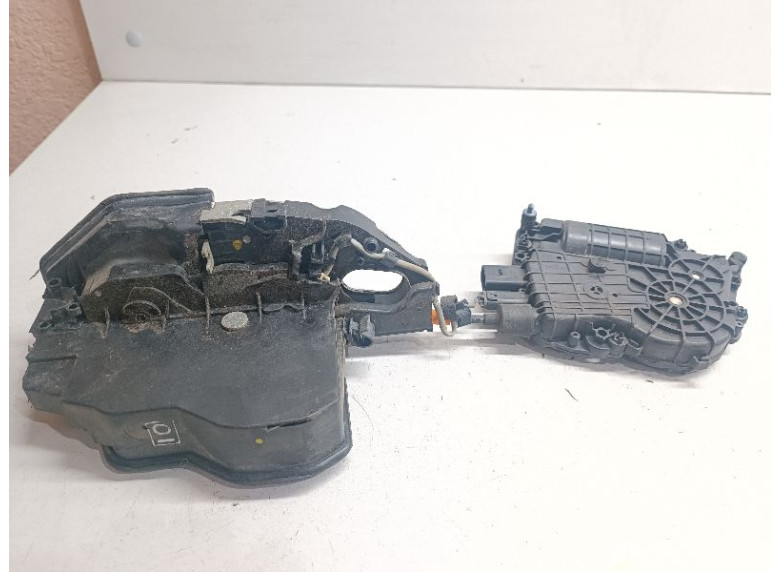 Замок двери задней левой к BMW X6, 2008г.
