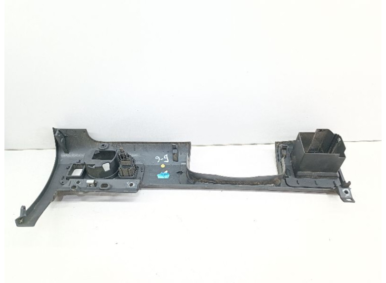 Кожух рулевой колонки к Volkswagen Passat, 2007г.