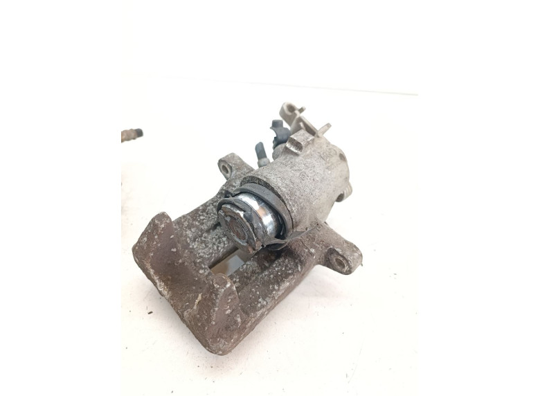 Суппорт задний левый к Volkswagen Golf, 2006г.