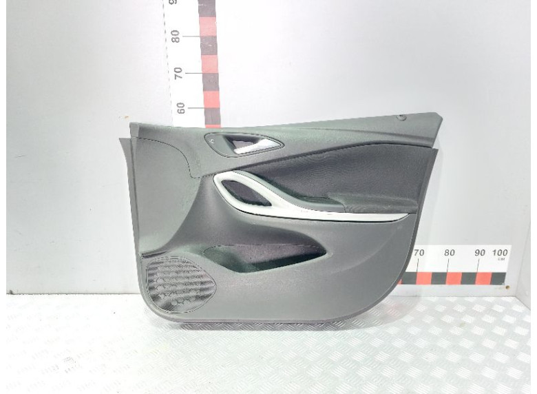 Обшивка двери передней правой (дверная карта) к Opel Astra, 2017г.