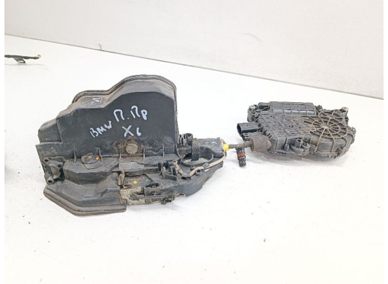 Замок двери передней правой к BMW X6, 2008г.