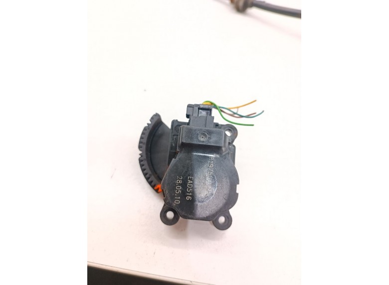 Моторчик заслонки печки к Peugeot 308
