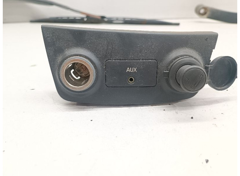 Разъем AUX / USB к Hyundai Elantra, 2007г.