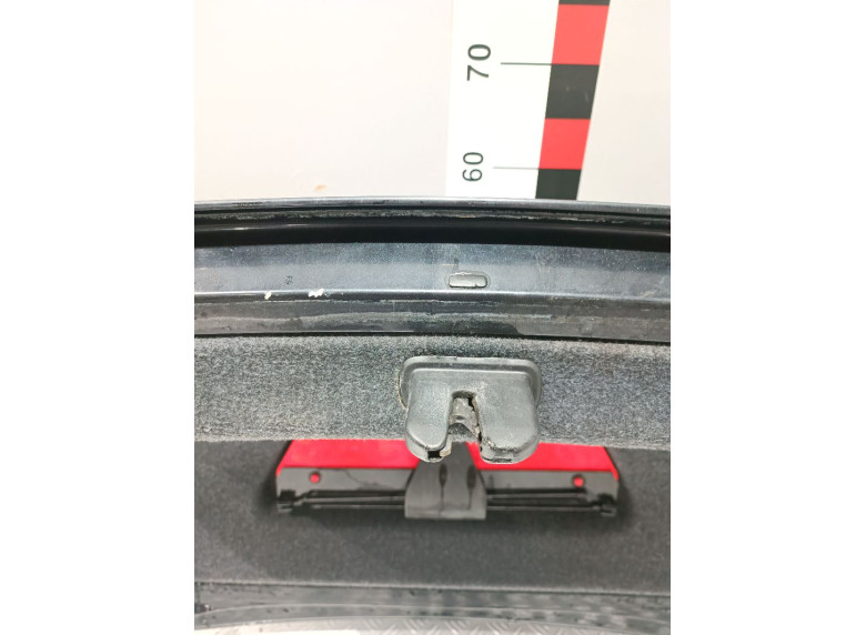 Замок багажника к Audi A4, 2004г.