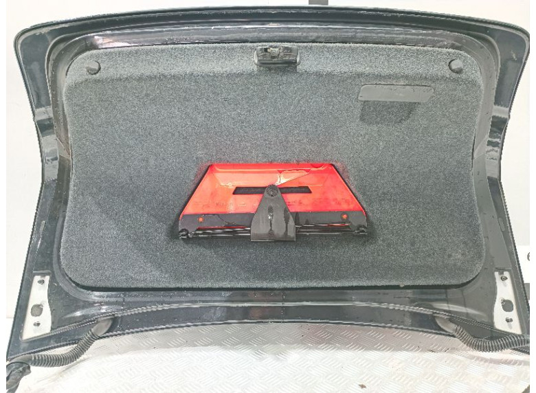 Обшивка багажника к Audi A4, 2004г.