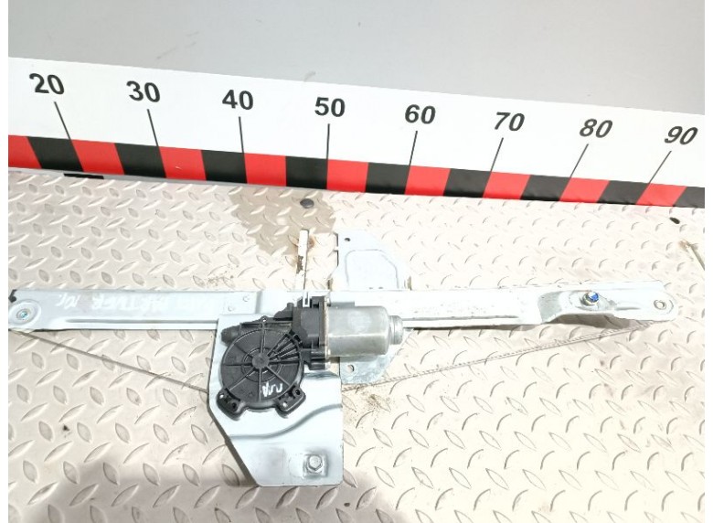 Стеклоподъемник электрический передний правый к Peugeot Partner