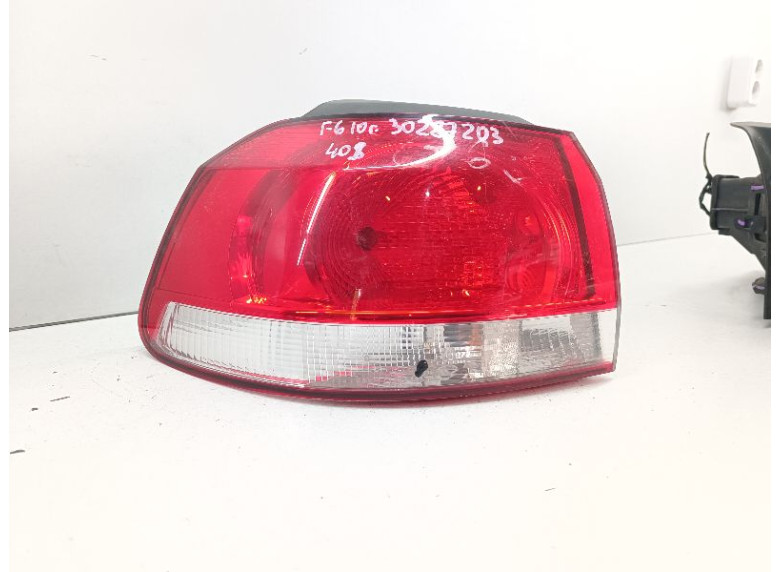 Фонарь задний левый к Volkswagen Golf, 2011г.