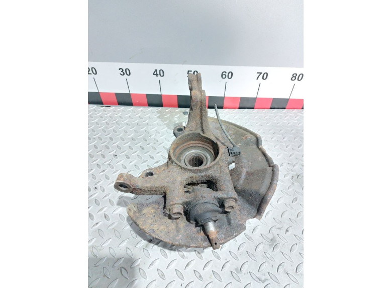 Ступица передняя левая к Hyundai Elantra