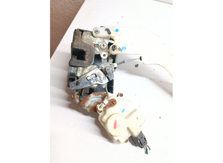 Замок двери задней левой к Hyundai Elantra