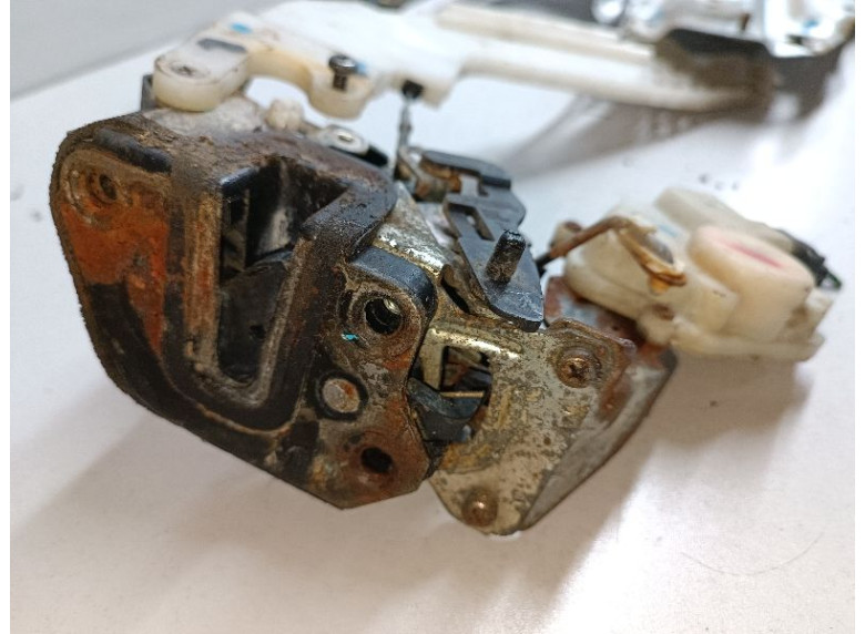 Замок двери задней левой к Замок двери задней левой к Hyundai Elantra undefined г. Elantra