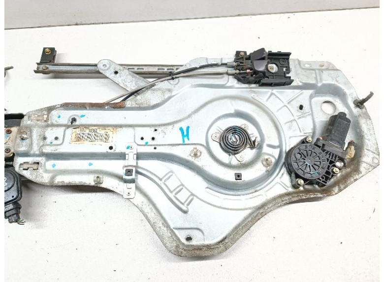 Стеклоподъемник электрический передний левый к Hyundai Elantra