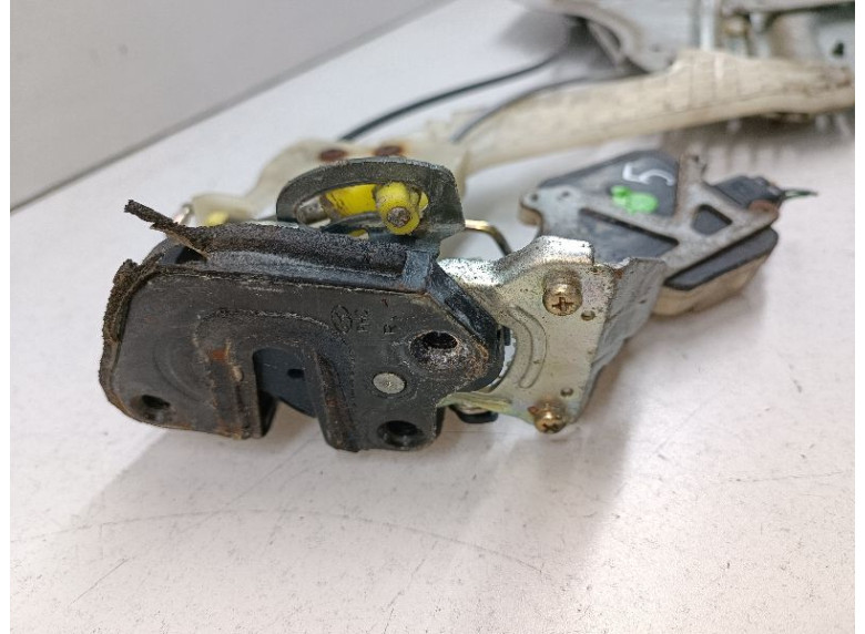 Замок двери задней правой к Замок двери задней правой к Hyundai Elantra undefined г. Elantra