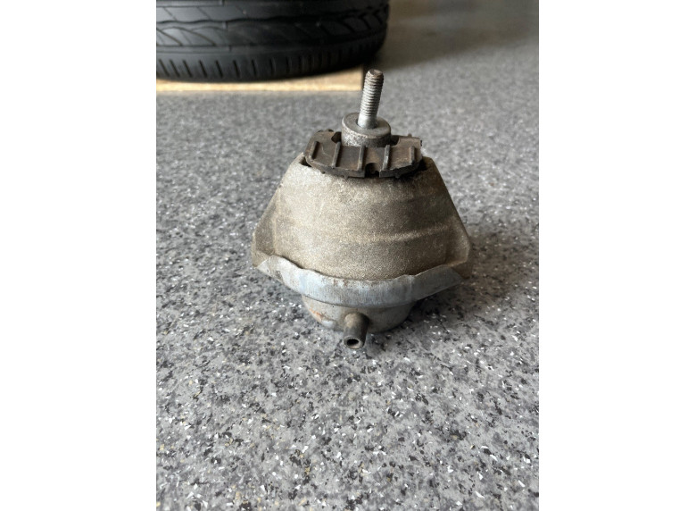 Подушка крепления двигателя к BMW 6 E63/E64, 2007г.