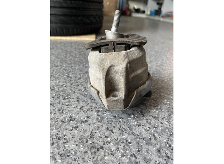 Подушка крепления двигателя к BMW 6 E63/E64, 2007г.