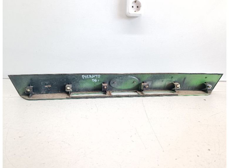 Накладка подсветки номера к Kia Picanto, 2006г.