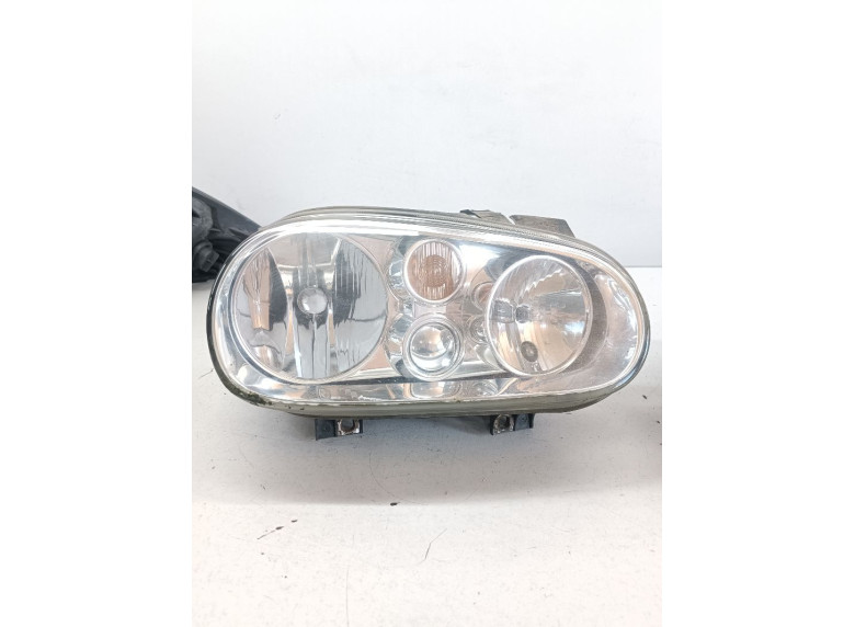 Фара правая к Volkswagen Golf, 2000г.