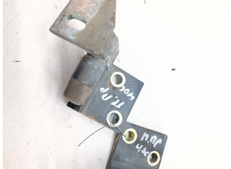 Петля двери передней правой к Петля двери передней правой к Peugeot 406 undefined г. 406