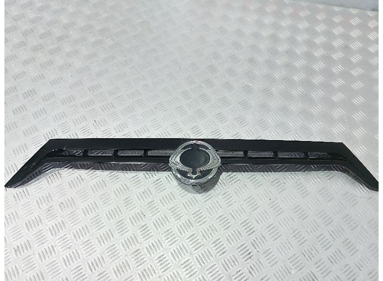 Решетка радиатора к SsangYong Tivoli, 2015г.