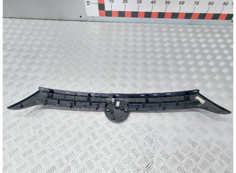 Решетка радиатора к SsangYong Tivoli, 2015г.