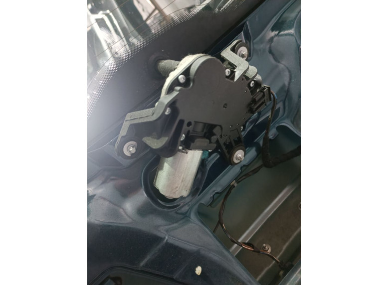 Моторчик заднего стеклоочистителя (дворника) к Opel Astra, 2007г.