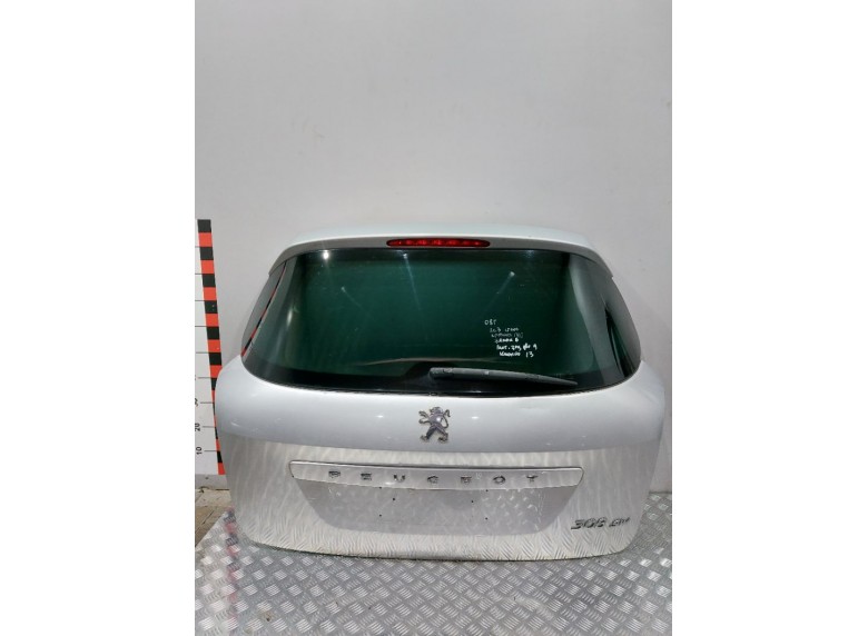 Накладка подсветки номера к Peugeot 308