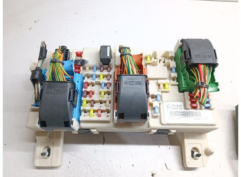 Блок предохранителей к Ford Kuga