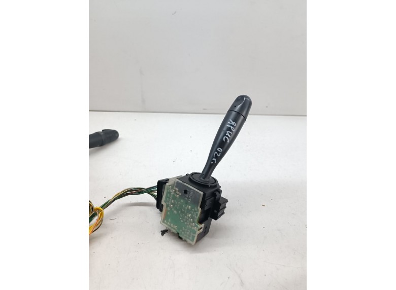 Переключатель дворников к Переключатель дворников к Toyota Yaris undefined г. Yaris