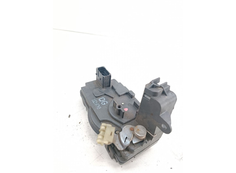 Замок двери передней правой к Opel Astra, 2007г.