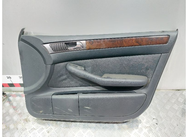 Обшивка двери передней правой (дверная карта) к Audi A6, 1999г.