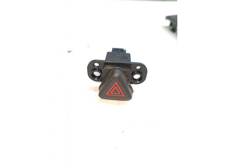 Кнопка аварийной сигнализации к Chevrolet Orlando undefined г.