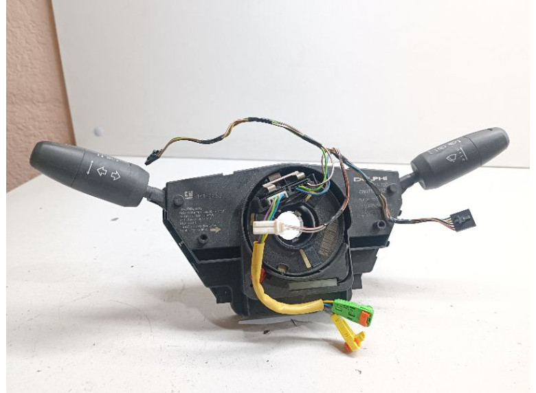 Переключатель подрулевой (стрекоза) к Opel Corsa, 2008г.