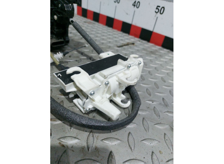 Замок двери передней правой к BMW 7 G11/G12, 2018г.
