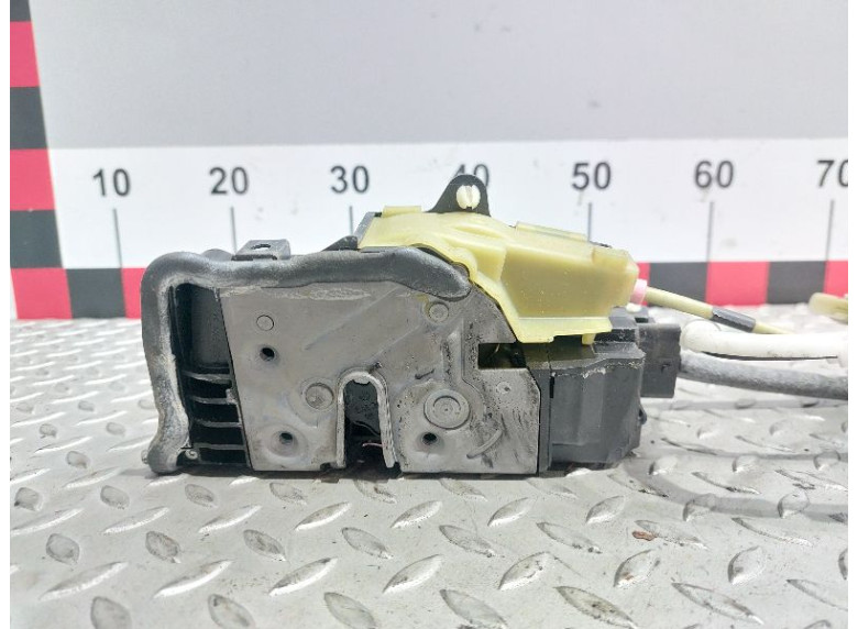 Замок двери передней правой к BMW 7 G11/G12, 2018г.