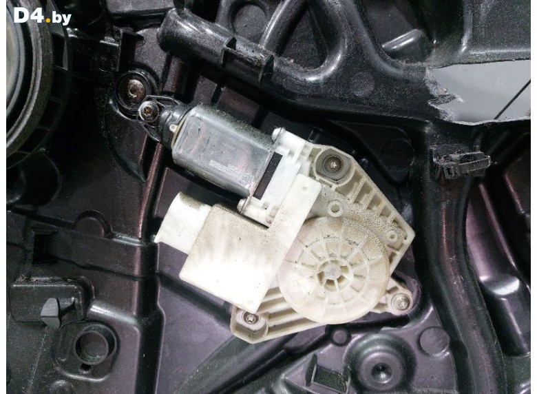 Моторчик стеклоподъемника передний правый к BMW 7G11/G12 undefined г.