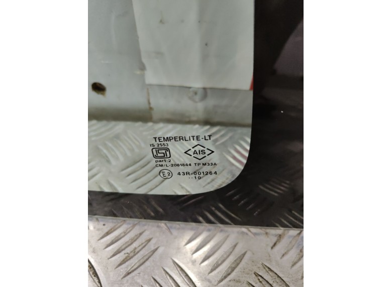 Форточка задняя правая к Форточка задняя правая к Suzuki Alto undefined г. Alto