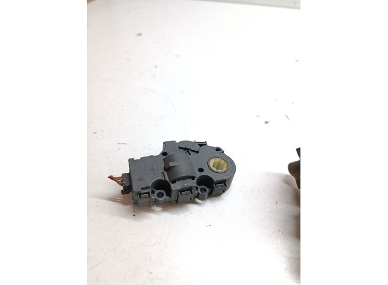 Моторчик заслонки печки к BMW 7 G11/G12, 2018г.