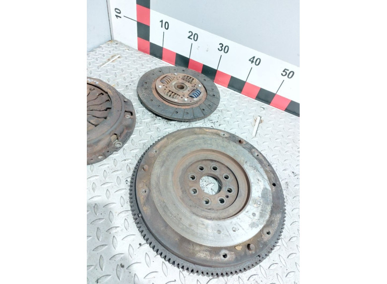 Комплект сцепления к Peugeot 605, 1994г.