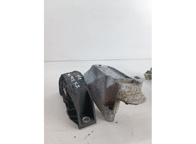 Подушка крепления двигателя к Подушка крепления двигателя к Nissan Almera undefined г. Almera