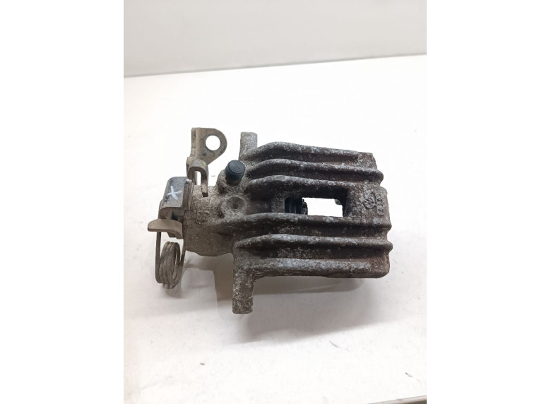 Суппорт задний правый к Volkswagen Passat, 2002г.