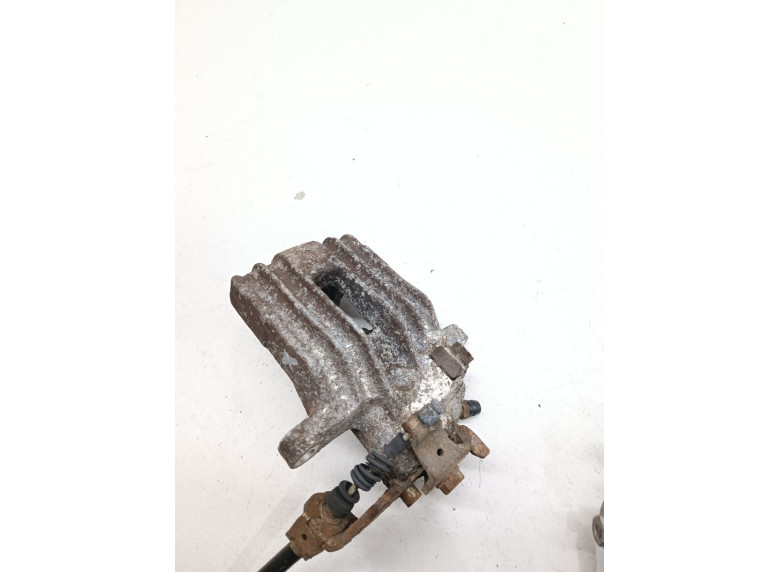 Суппорт задний левый к Volkswagen Golf, 2000г.