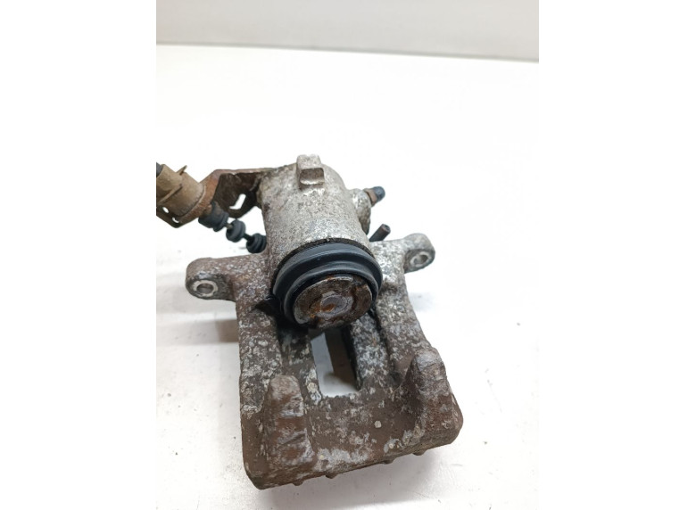 Суппорт задний левый к Volkswagen Golf, 2000г.