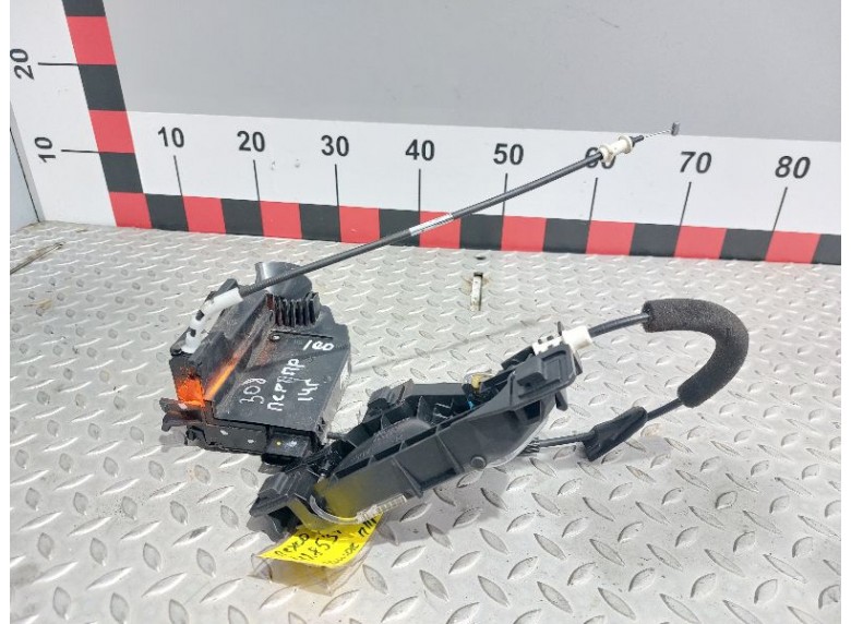 Замок двери передней правой к Peugeot 308