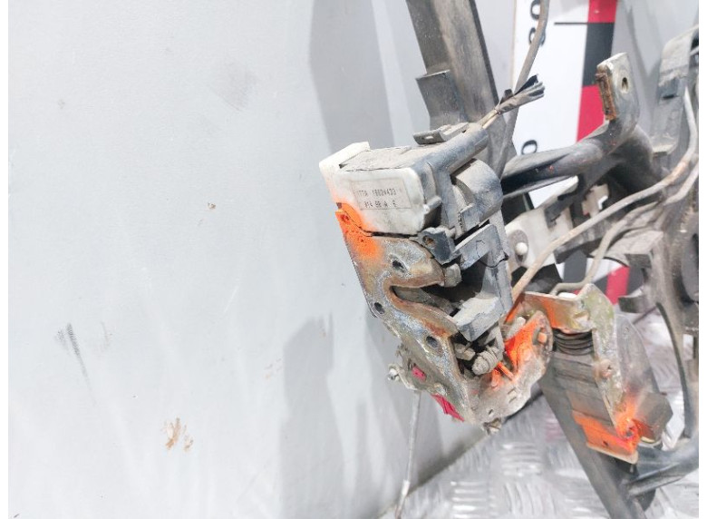 Замок двери передней левой к Opel Sintra, 1998г.