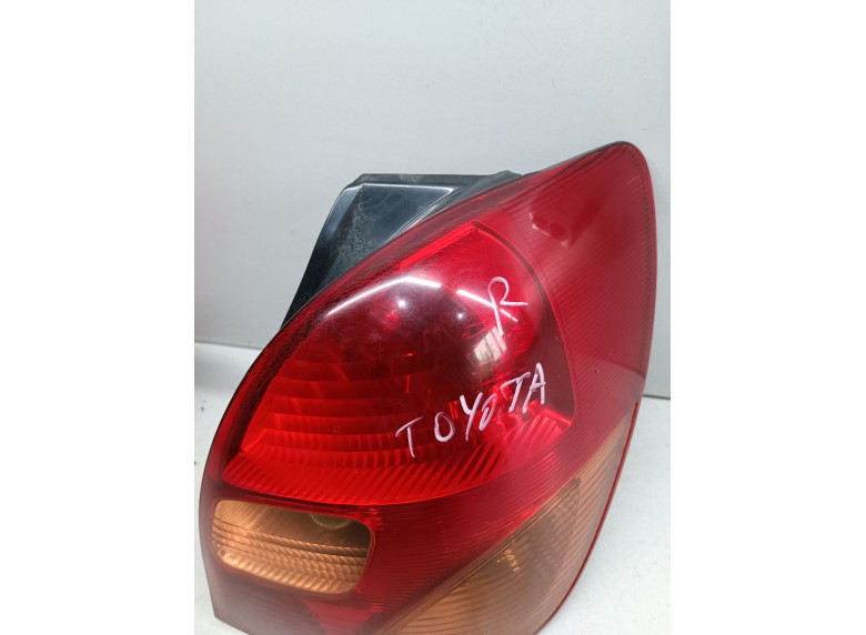 Фонарь задний правый к Toyota Corolla Verso, 2003г.