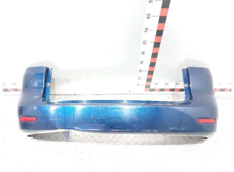 Бампер задний к Toyota Corolla Verso, 2003г.