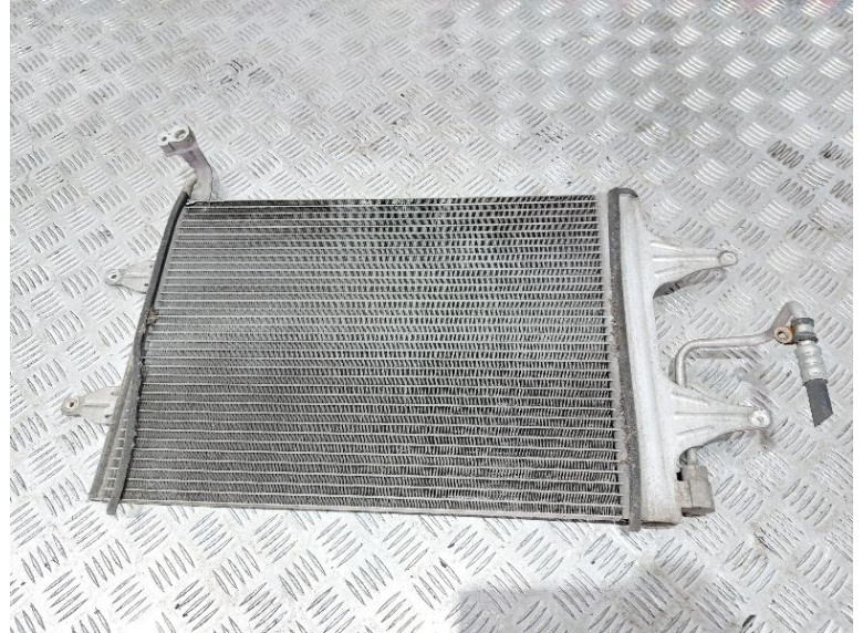 Радиатор кондиционера к Volkswagen Polo, 2006г.